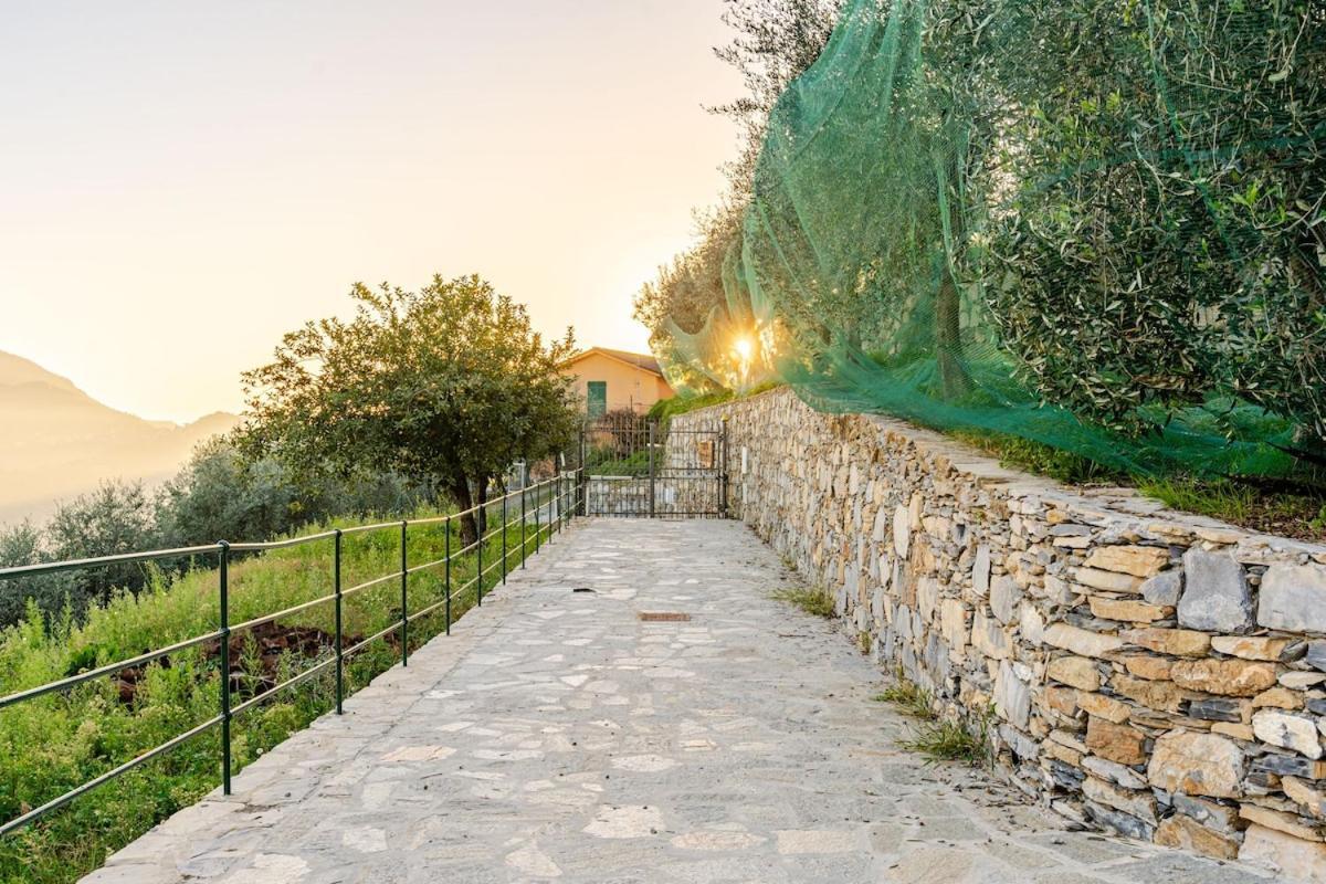 Sea-View Retreat - Pool, Tavern, Fireplace Villa Rapallo Exterior photo